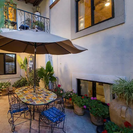 Pied A Terre At Casitas Aparicio Villa San Miguel de Allende Exterior photo